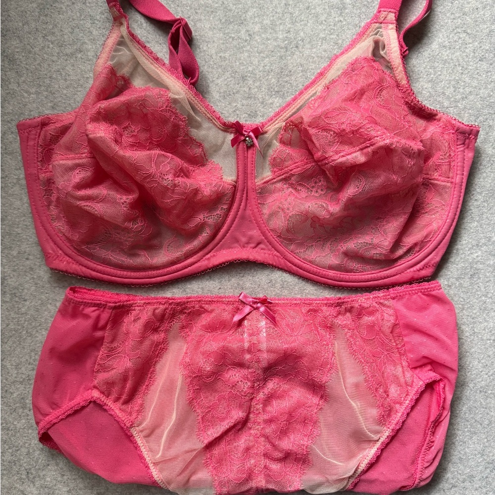 Wacoal Retro Chic Lace Bra and Panty Set - Coral
